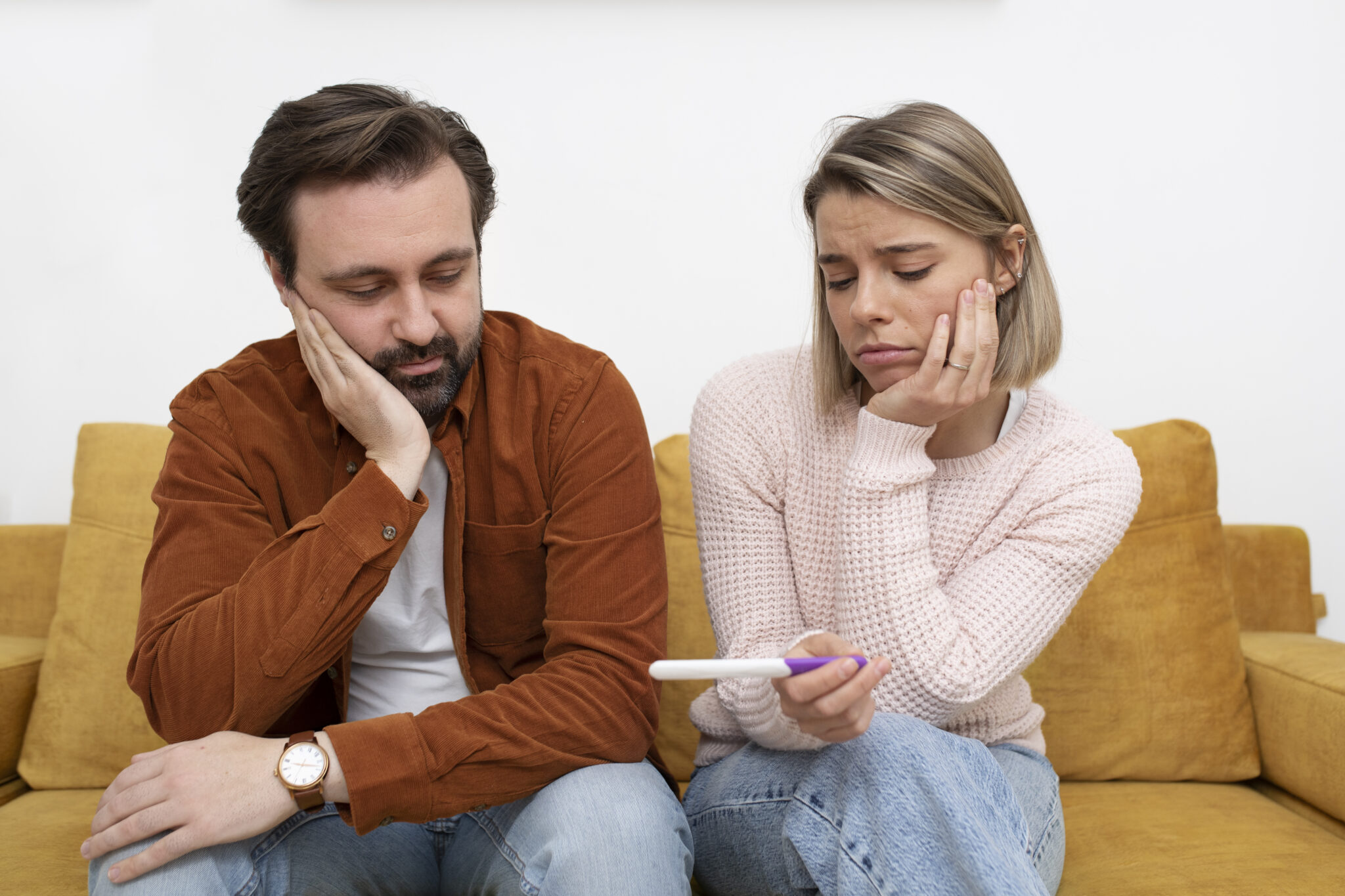 Sad couple beacause of infertility